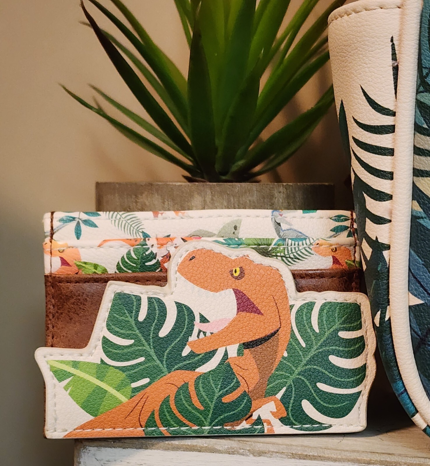 Bioworld Jurassic Park Tropical Mini Backpack & Cardh… Gem