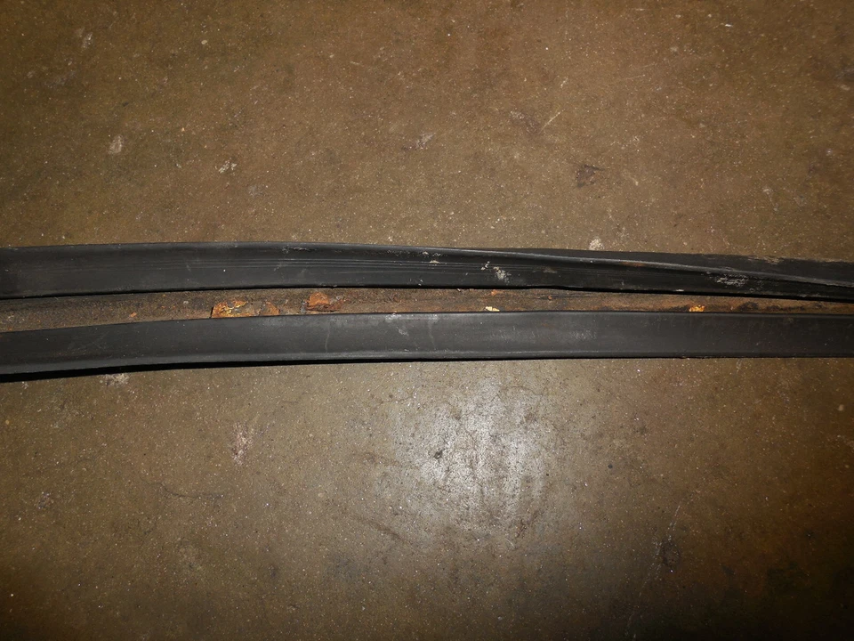 Mercedes Benz 450SL 450SLC R107 Rear Euro Style Skinny Bumper Rubber Strip Trim - Image 4 of 4