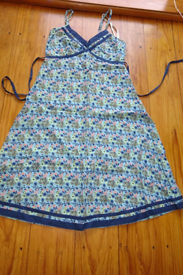 Süßes Sommerkleid mit Trägern und seitl. Reißverschl. von ICHI. GR.XS
