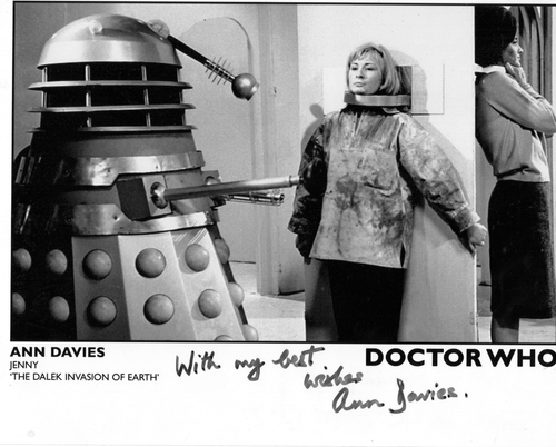 DOCTOR WHO - ANN DAVIES - signiertes Werbebild - 8" x 10" - sehr guter Zustand - Echtheitszertifikat