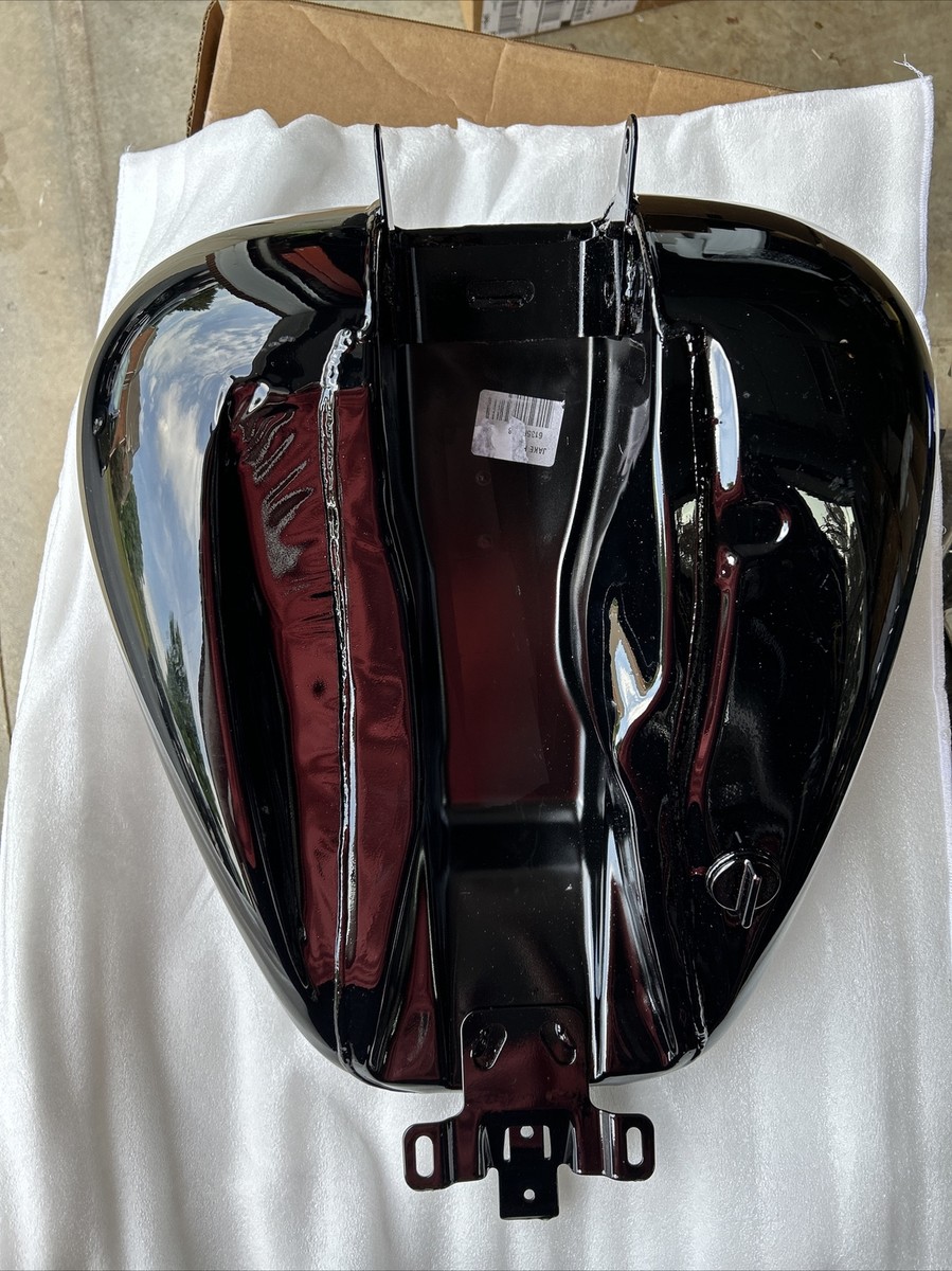 Harley-Davidson 61000649DH Vivid Black Fuel Tank, Red Emblem NEW