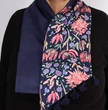 Demdaco  Womens Indigo Floral Pull Through Scarf Reversible Tassels One Size NWT