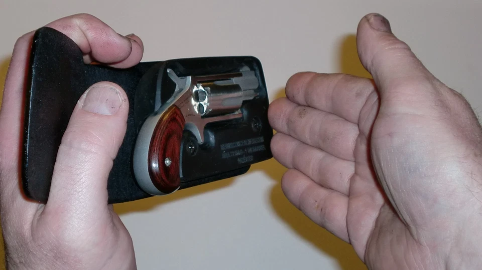 Funda tipo billetera/bolsillo Kevin's - NAA 22MS 1-1/8 barril Foto 3 de 4