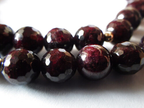SCHMUCK-STCK GRANAT Facettiert KETTE A Magnetverscluss vergoldet Kugel - Bild 2 von 2