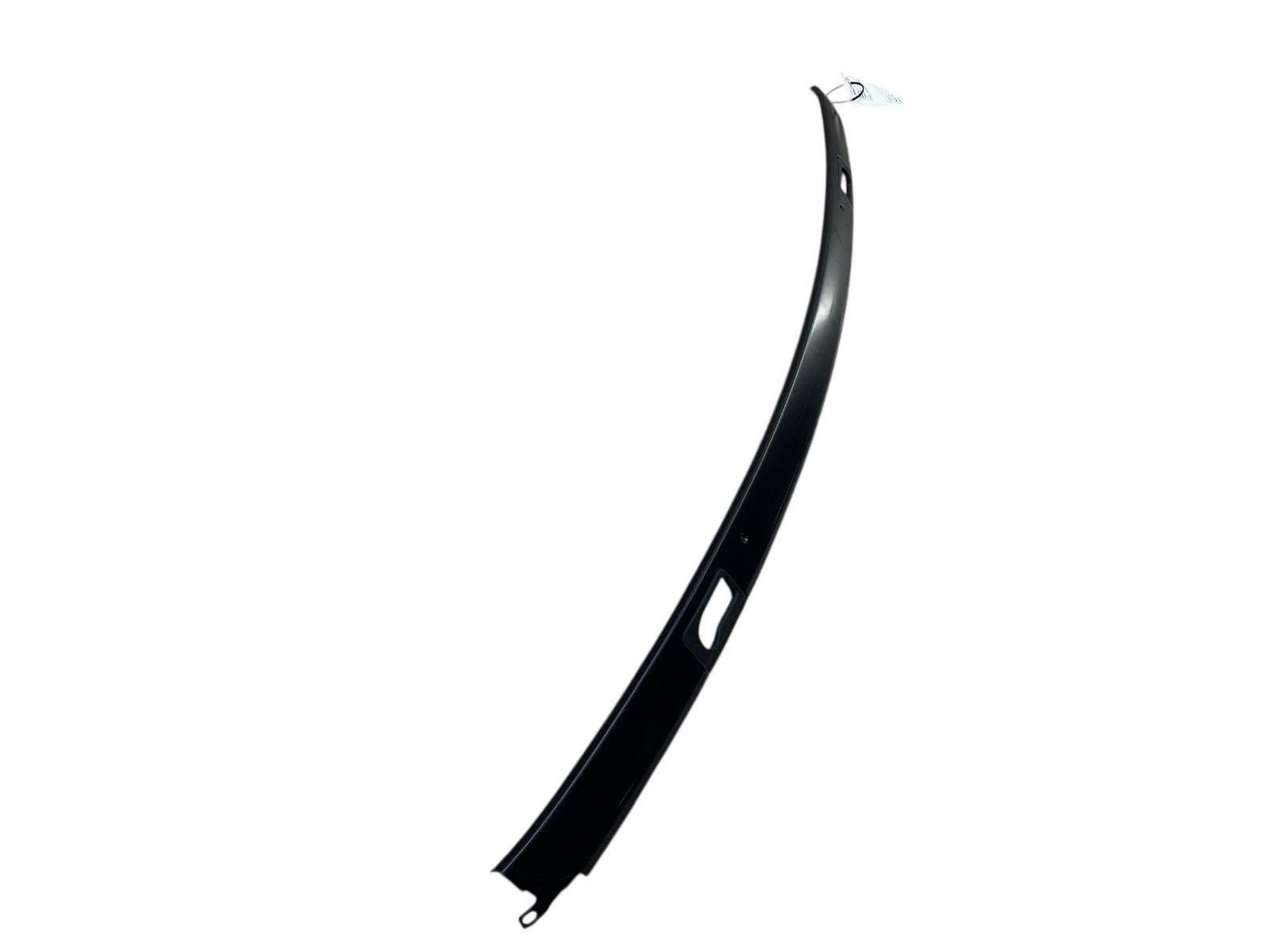 Aston Martin Vantage 2009 Trim molding