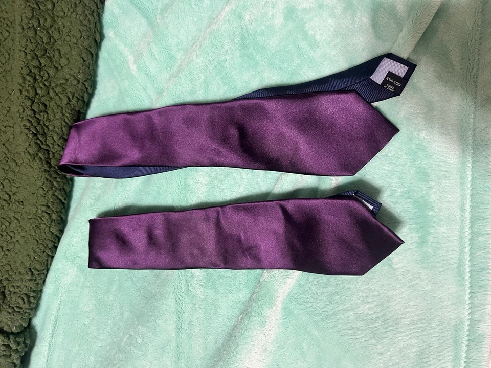 Corbata Tommy Bahama Two Cirlum 100 % seda - Usada una vez Foto 4 de 4