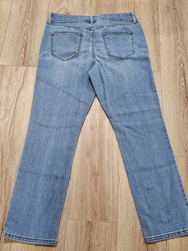 New St. John's Bay Womens Straight Leg Jeans Light Wash 12p Secretly Slender - Afbeelding 6 van 11