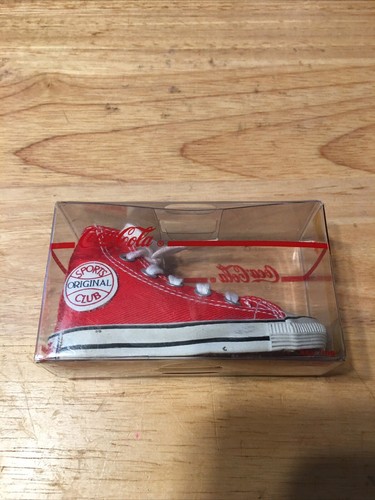 Vtg Collectible 1988 COCA COLA Red High Top Converse Style Sneaker Keychain IOP - Picture 3 of 15