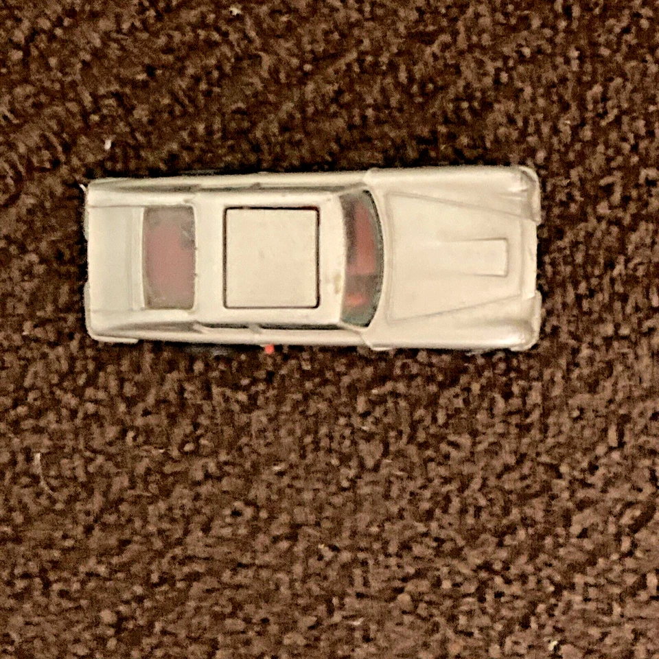 James Bond Aston Martin DB6 1979 Corgi  - Glidrose & Eon  007 1:64 - Image 2 of 4