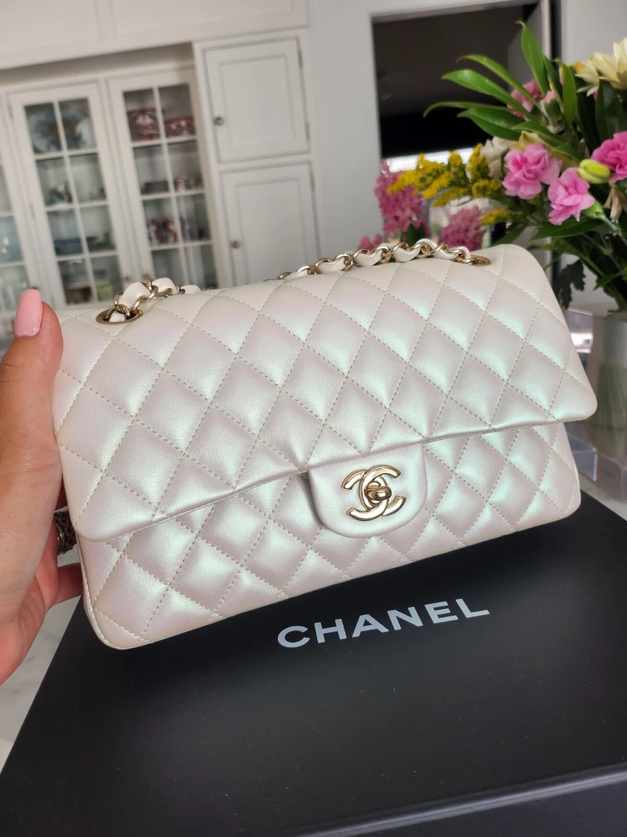 Chanel classic hotsell flap 20
