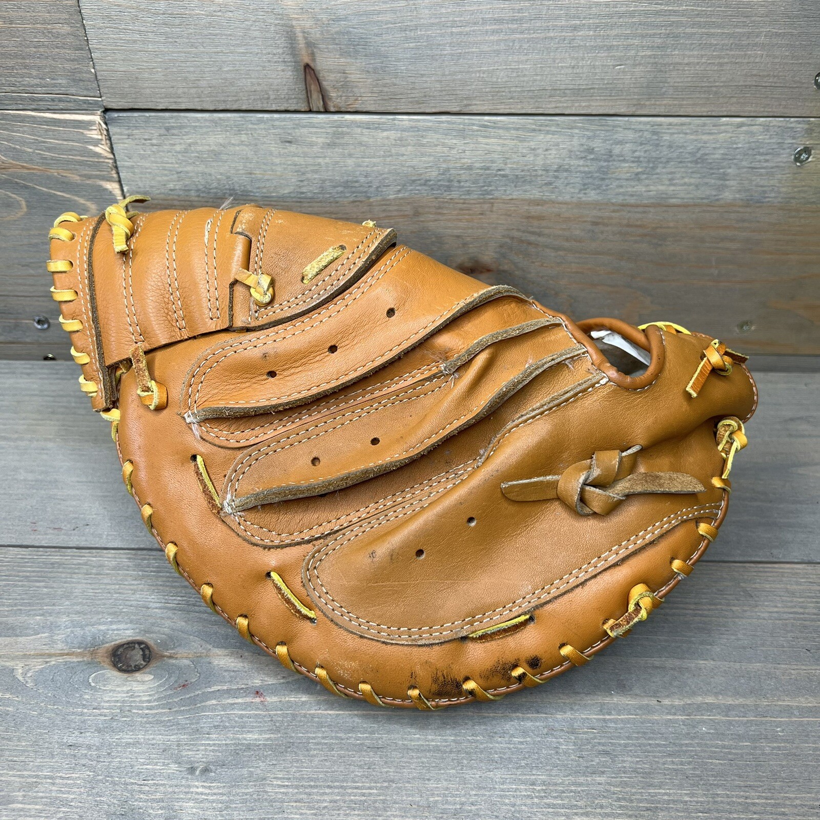 Vintage BGC800 Catchers Baseball Glove Mitt RIGHT Hand Throw RHT