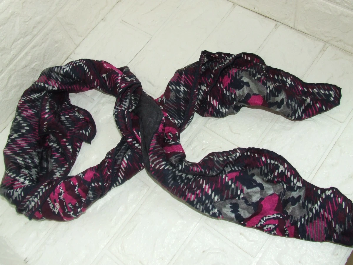Foulard 100% Pure Silk Soie Vintage E.Ungaro (607) 34 5/8in x 35 3/8in