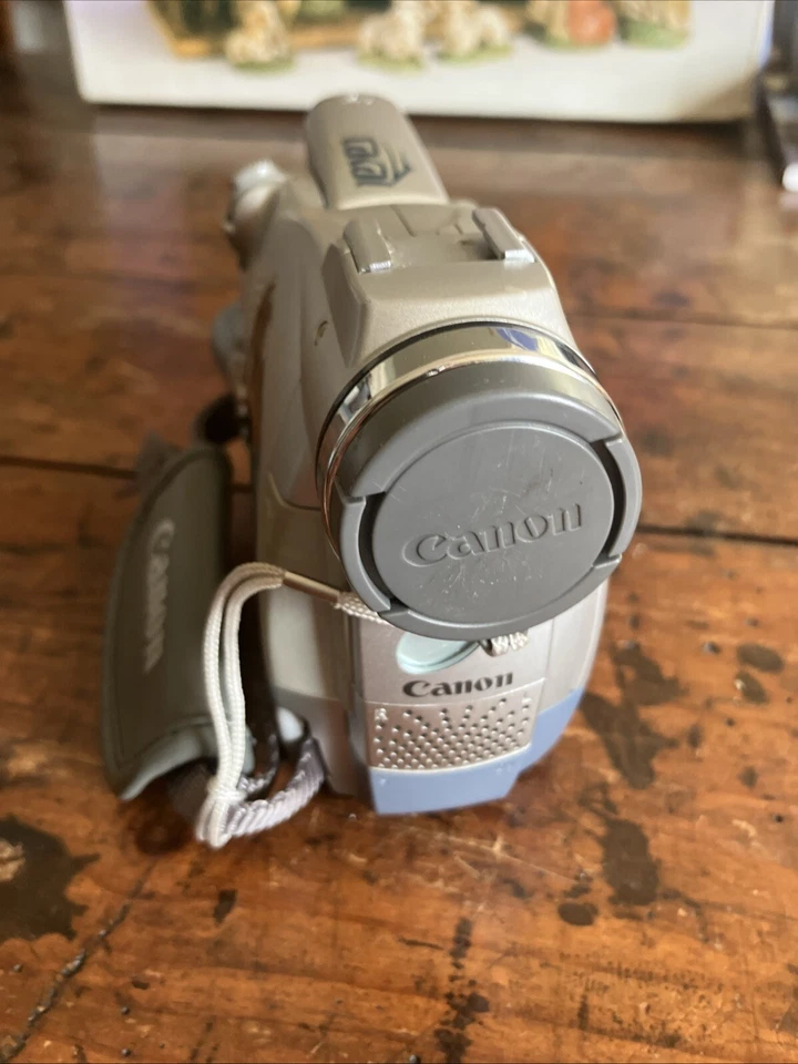 Canon ZR45MC Silver Mini DV Camcorder. Untested - Image 2 of 4