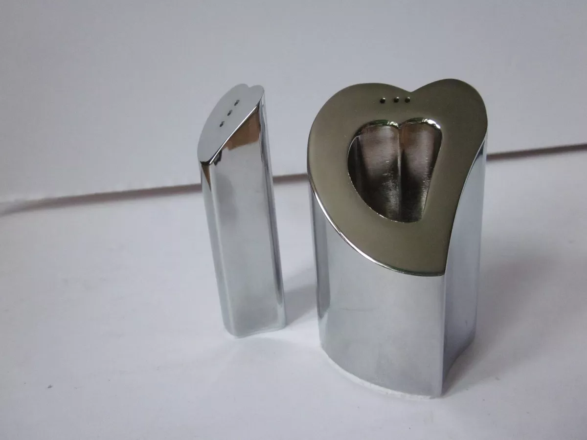 Heart salt on sale and pepper shakers