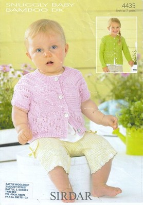 SIRDAR Strickanleitung 4435 Baby/Kinder Spitzen Strickjacken 0-7 Jahre