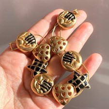 Bracciale vintage tono oro e smalto nero con cuori, stelle, luna, celeste