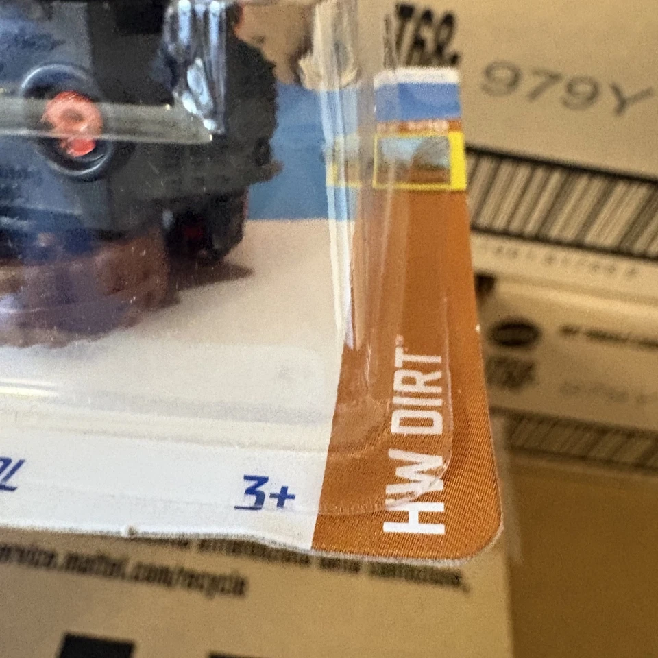 HOT WHEELS Mercedes-Benz Unimog 1300L - MAINLINE - Immagine 3 di 4