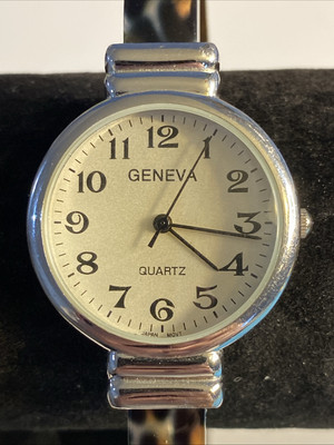 Geneva Quartz Bangle Band Watch Rare Vintage 1965MB MD-333