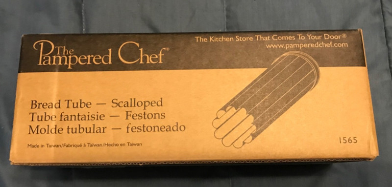 NEW PAMPERED CHEF Scalloped Bread Tube Pan with Recipes and Instructions #1565