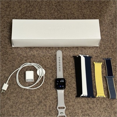 Apple Watch Series 5 40mm Black Aluminum, Multiple Bands, GPS