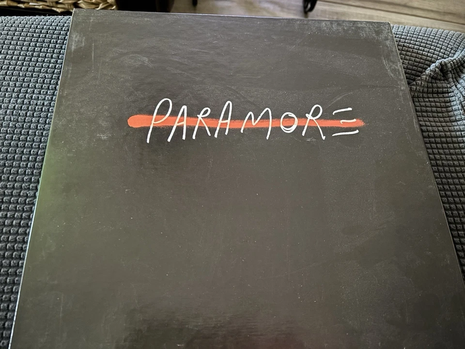 Paramore Self Titled 2013 Website Exclusive Vinyl Deluxe Edition - Image 2 of 4