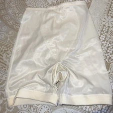 Vintage ivory Playtex Super Look Smoothing Long Leg Panty M #2712