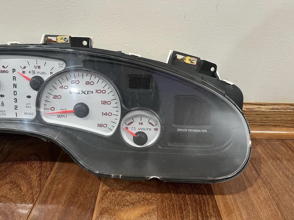 Pontiac Bonneville GXP 2005 cuadro de instrumentos velocímetro parte # 25764388 Foto 2 de 4