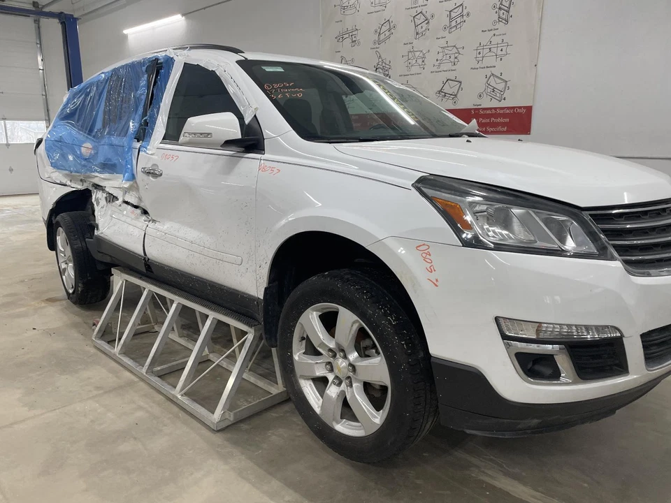Used Front Left Seat Belt Front fits: 2017 Chevrolet Traverse bucket driver retr Foto 4 de 4