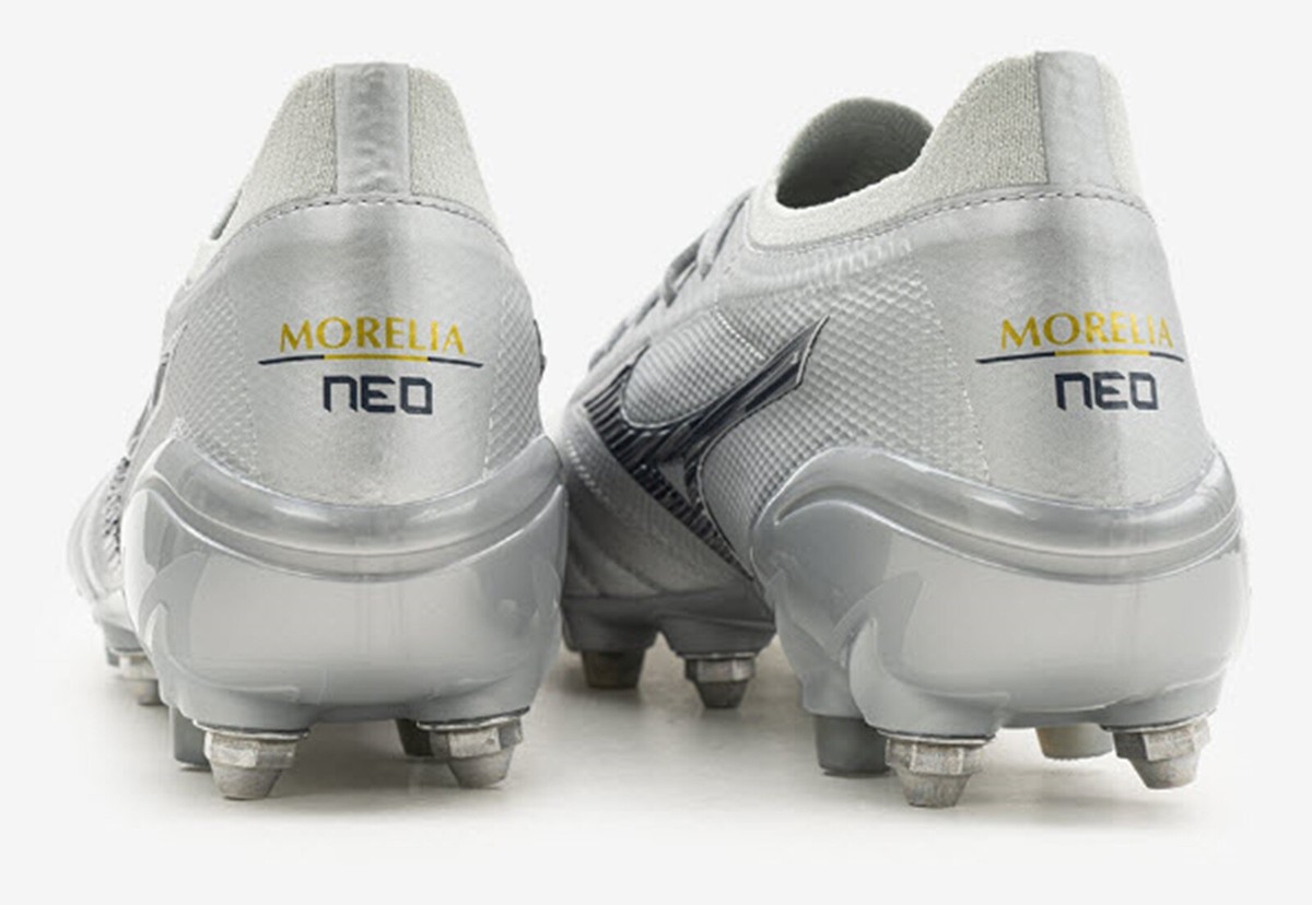 Mizuno Men Morelia Neo IV β JAPAN MIX Cleats Silver Football