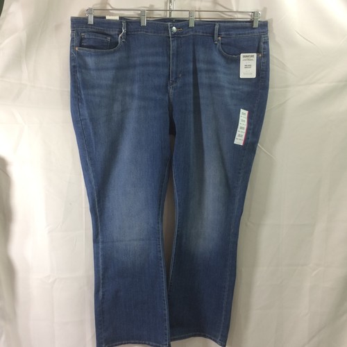 NEW Levi’s Signature Jeans Bootcut Medium Wash High Rise Cotton Stretch Size 28M