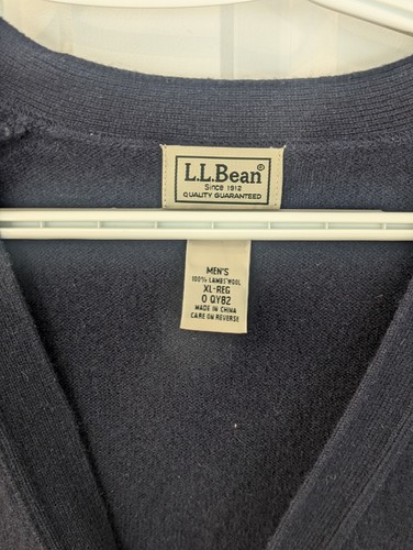 LL Bean Men’s 100% Lambswool Knit Cardigan Large L Navy Leather Buttons Pockets - Picture 2 of 8