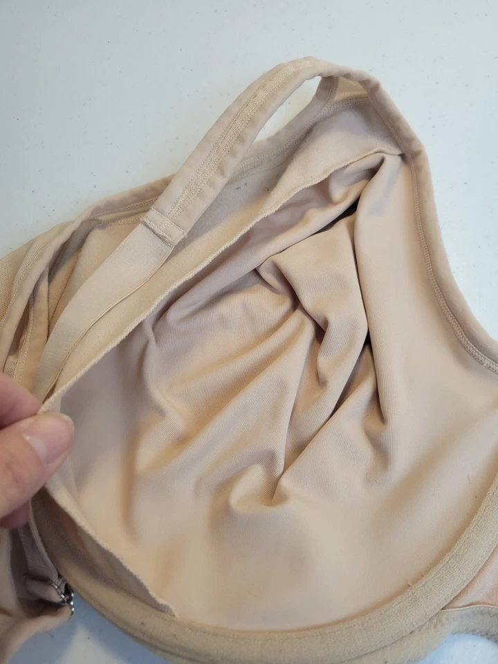 Sutiã Breezies bronzeado cobertura total sem costura ajustável com aro tamanho 48DD - Imagem 3 de 4