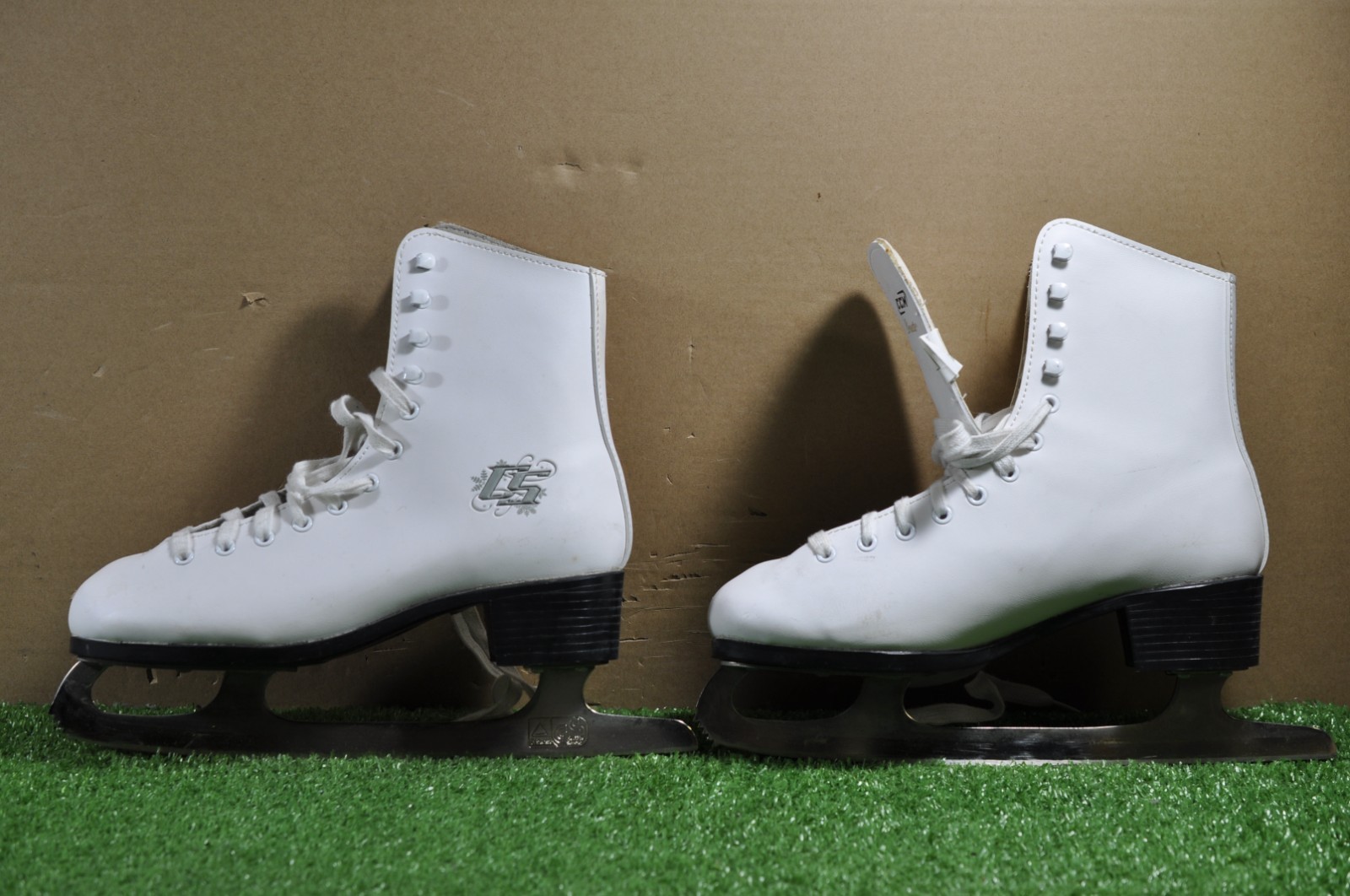 CCM Pirouette CS skate size 8 womens ice figure skates VGC #206