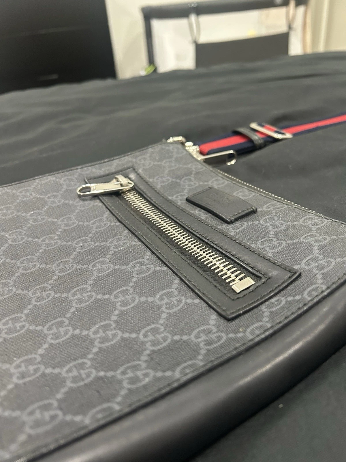 GUCCI Messenger Crossbody Bag