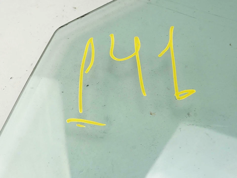 1998 - 2002 Mazda 626 Window Glass Door Front Left Driver Side Lh Oem Foto 4 de 4