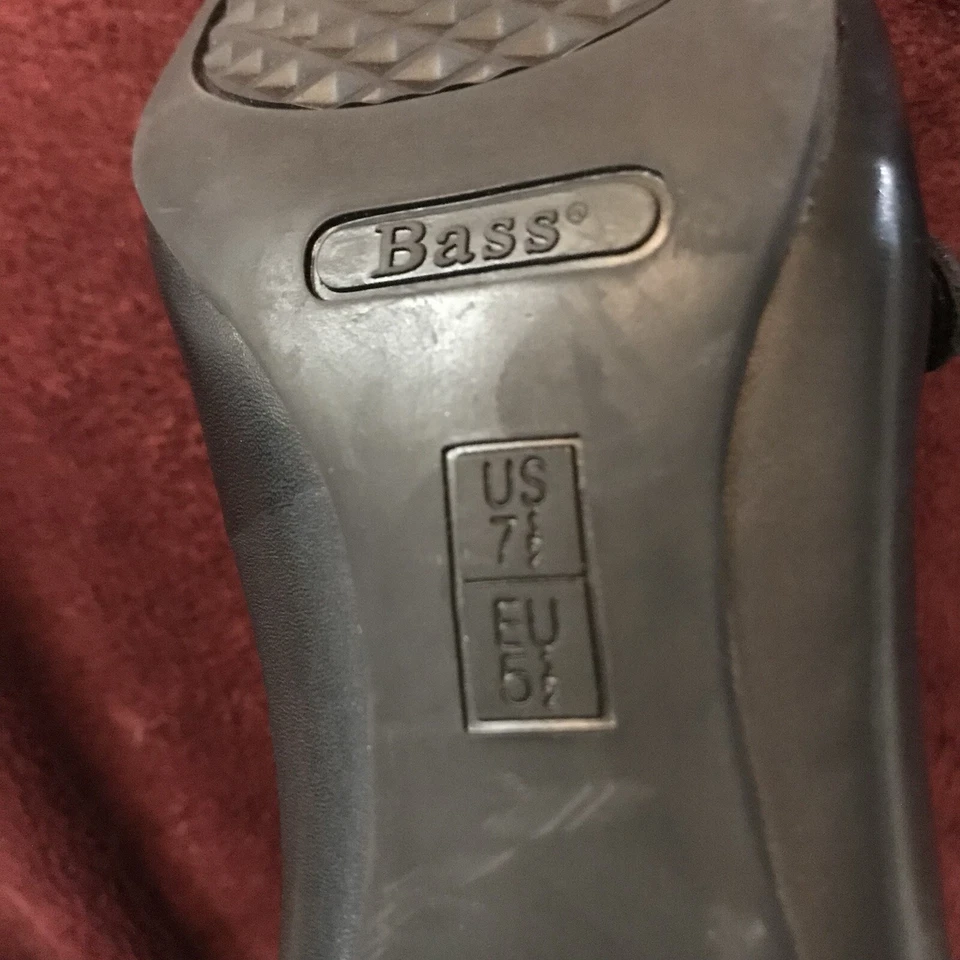 Bass Flex Woman’s Pump Shoes Size 7 1/2 Black W/Strap New! - Image 4 of 4