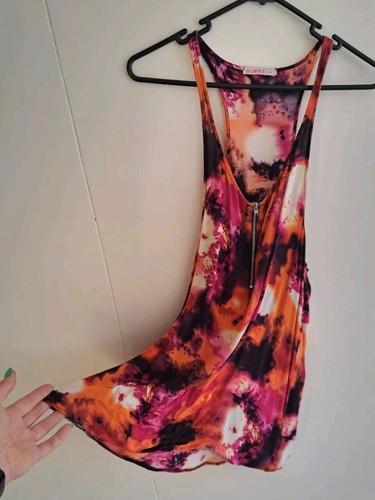 Red Scoop Round Neck Zip Front Sleeveless Tank Top Tee Size 12 Medium $4 EXPRESS