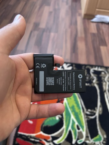 Kompatible Batterie für iPhone 15 Pro – nicht original  Bastler / Teilespender