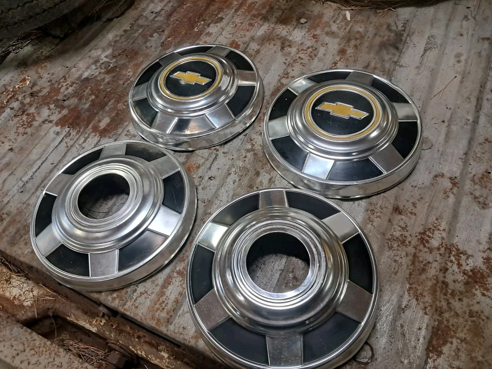 Chevrolet K20 K30 1973-1991 camioneta 4x4 Suburban 12" plato para perros juego de tapacubos Foto 3 de 4