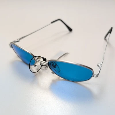 Lunettes de soleil Y2K Cyber Minimaliste Teintées Bleu Ciel Branche Fine - Photo 1/4