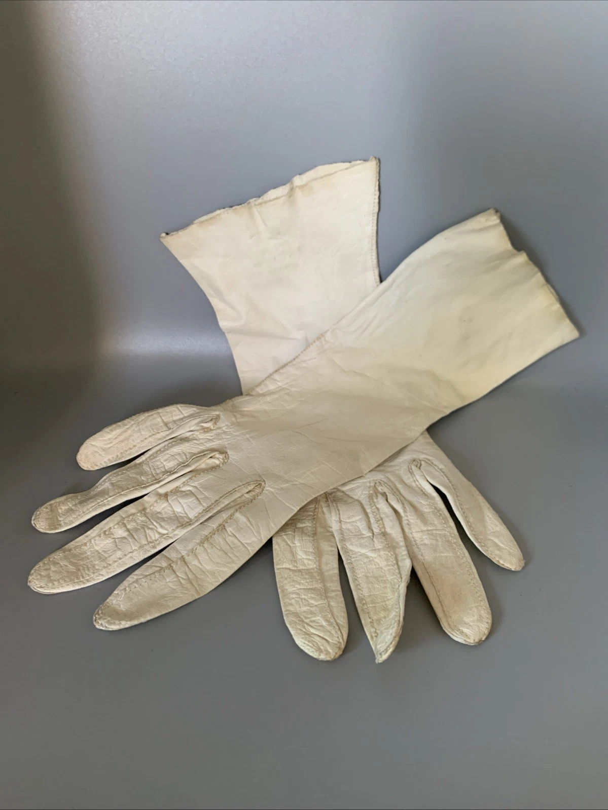 Womens Grandoe Ivory Color Leather Gloves Size 6.5 Italy Vintage Classic 10”