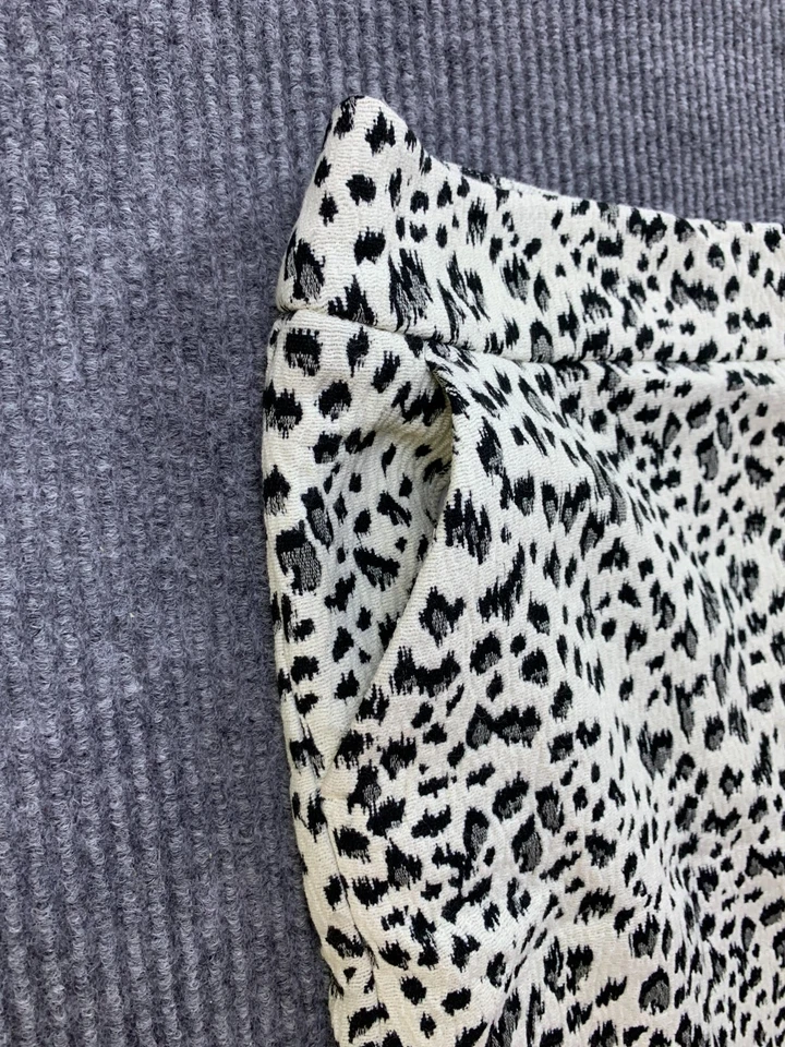 Minifalda forrada con estampado de leopardo Loft con bolsillos XL Mob Wife Glam Event Baddie  Foto 3 de 4