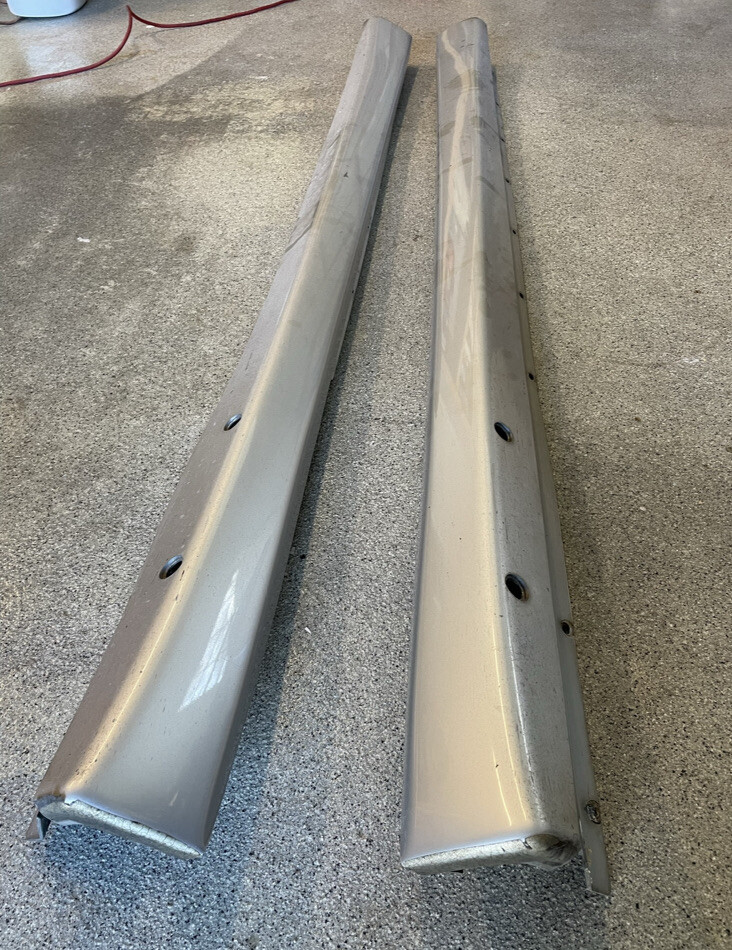 Maserati 4200 Coupe - RH Rocker Panel Side Skirt - Part# 66364200, 66364100