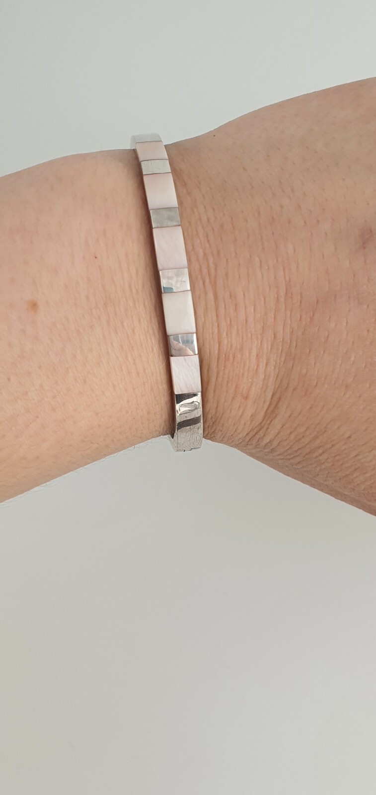 Photo 3 of Sterling Silver 925 Bangle Bracelet With Mother Of Pearl 12g B39