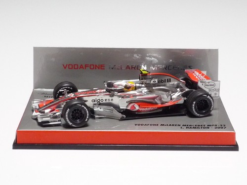 MINICHAMPS 1:43 McLAREN MERCEDES MP4-22 L. HAMILTON 2007 Team Edition