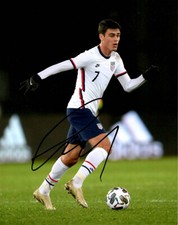 Team USA Men Giovanni Reyna Autographed Signed 8x10 Photo COA #2