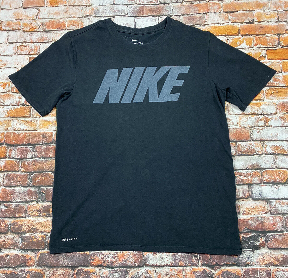 The Nike Tee Athletic Cut Dri-Fit Men's M Black Short Sleeve T-Shirt | eBay