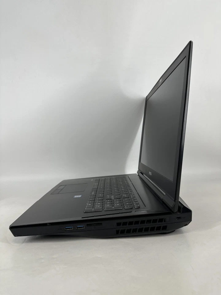 MSI Titan GT73 17.3 FHD i7-6820HK 16GB 256GB SSD/1TB HDD GTX 1070 - CÁMARA DEFECTUOSA Foto 4 de 4