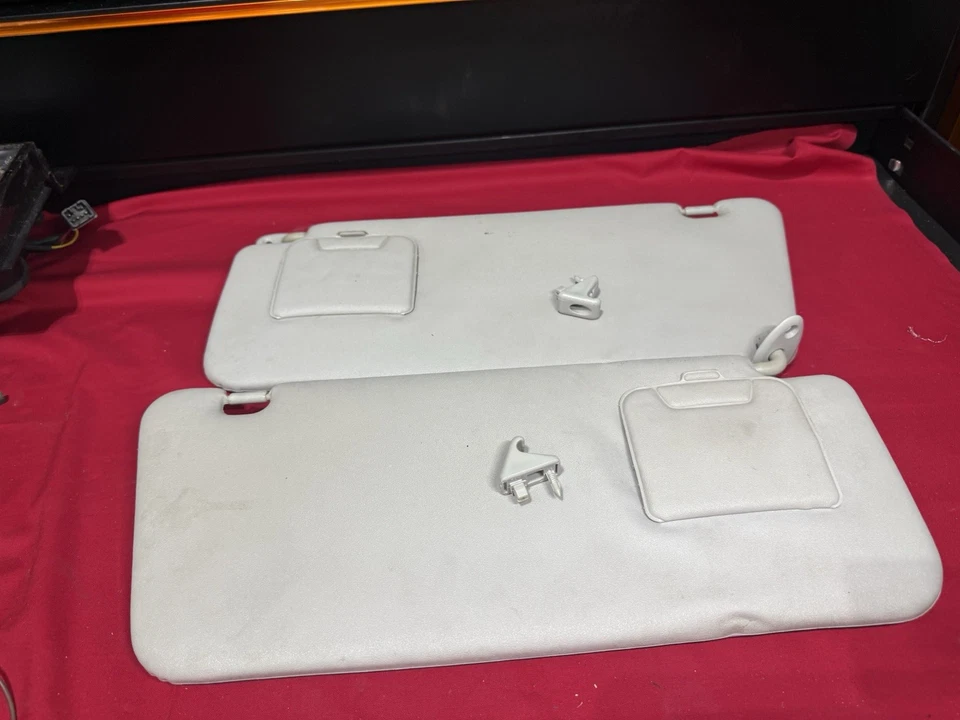 Juego de pares de parasoles laterales para conductor y pasajero Scion XB 2004-2006 vinilo gris Foto 2 de 4