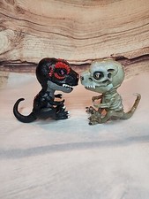 Wowwee Fingerlings Set Of 2 Black/red  Doom T-rex.